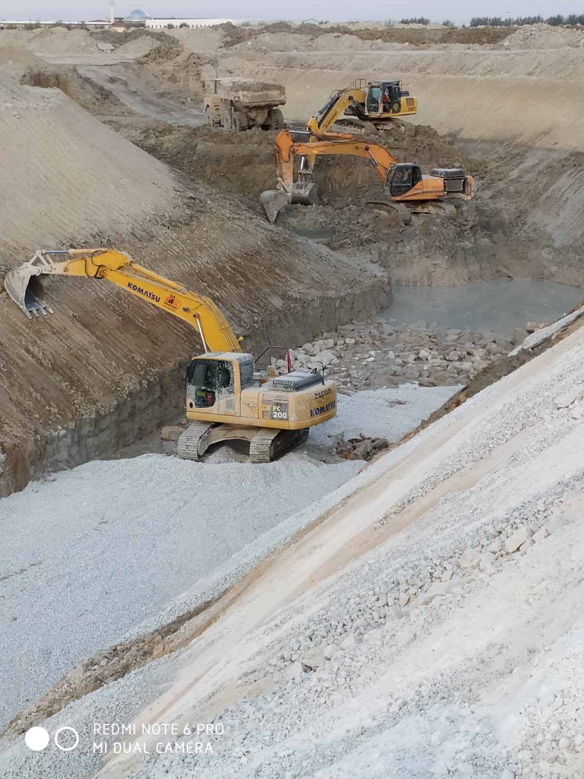 Konya kiralik iş makinası paletli excavatör konya excavatör kiralık